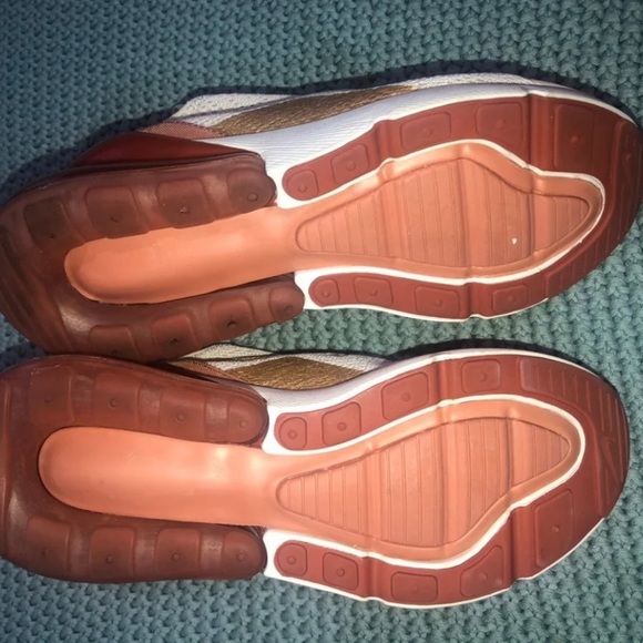 Nike Air Max 270 Light Cream Metallic Gold - Picture 5 of 7